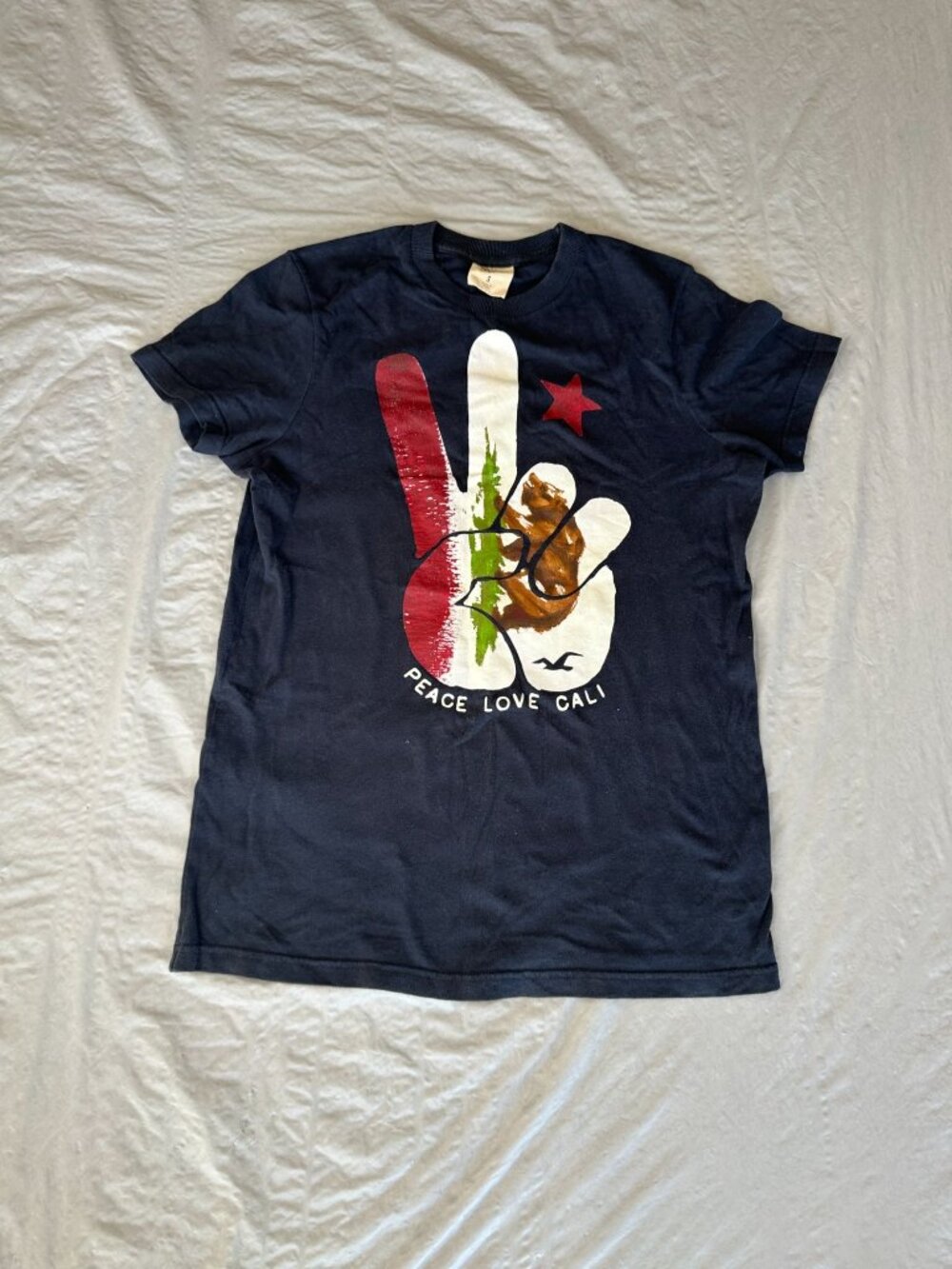 Hollister Womens Small Navy Peace Love Cali Graphic T-Shirt 100% Cotton